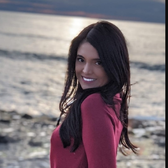 Meet your Posher, Gretchen - Picture 1 of 1